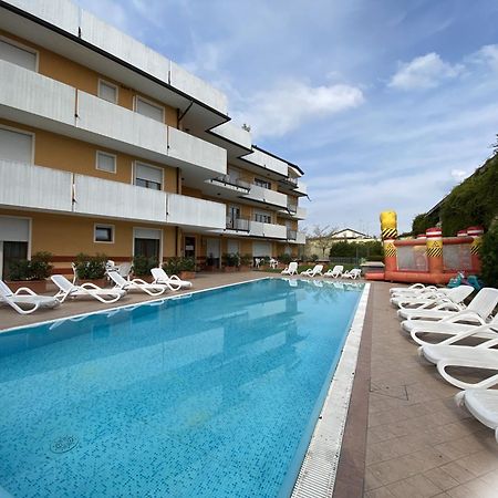 Hotiday Residence Garda Peschiera del Garda Bagian luar foto