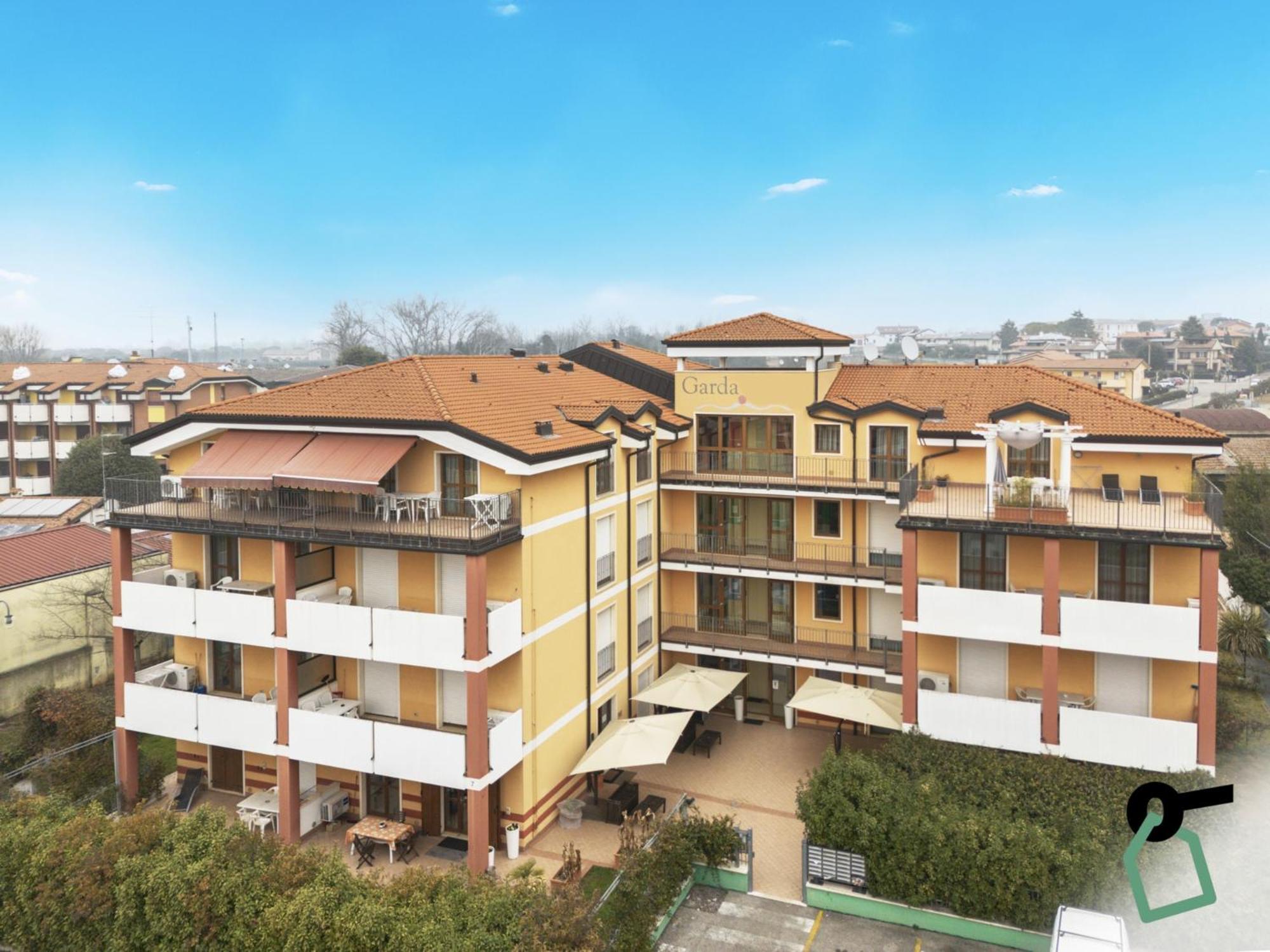 Hotiday Residence Garda Peschiera del Garda Bagian luar foto
