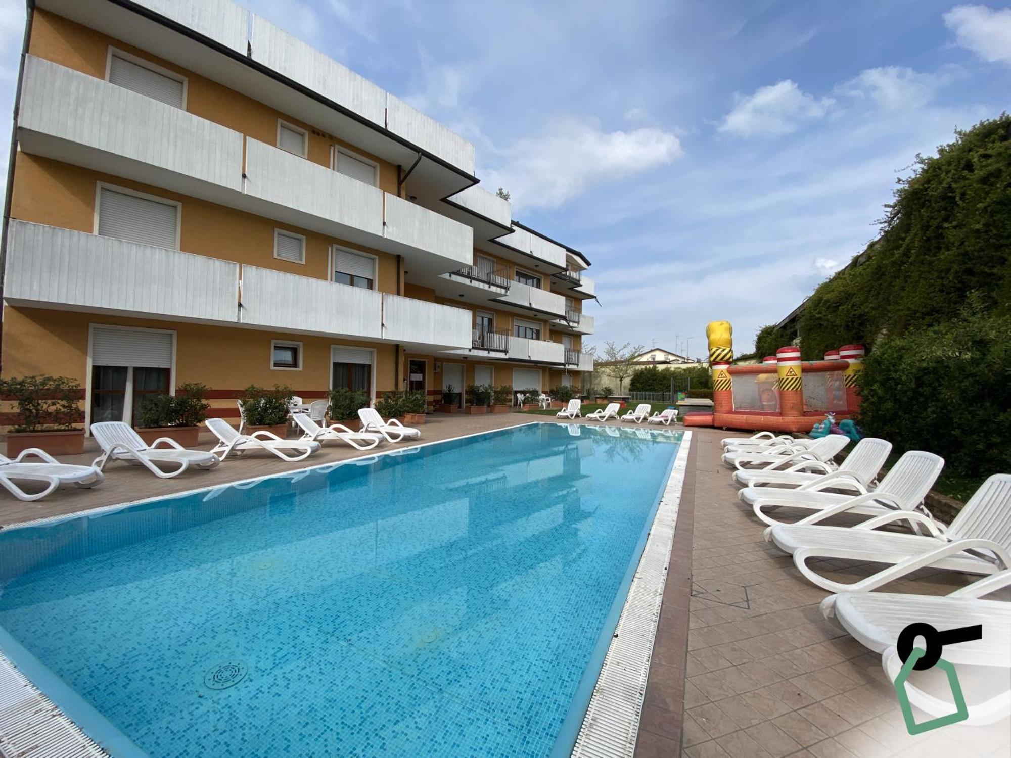 Hotiday Residence Garda Peschiera del Garda Bagian luar foto